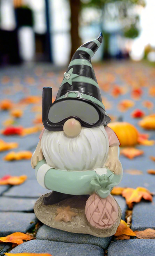 RSN BEACH GNOME W/ PUMPKIN